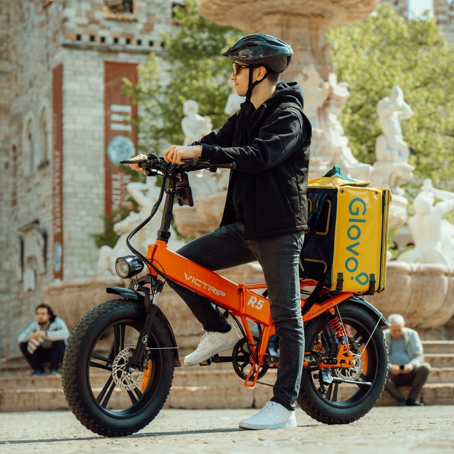 Conquer the City: Urban Adventures & Efficient Deliveries with the Victrip R5 Fat Tire Electric Bike
